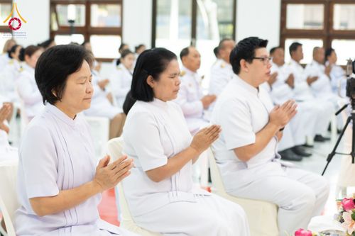 ภาพ No.194728:พิธีเจริญพระพุทธมนต์ และทำบุญตักบาตร ถวายพระราชกุศล แด่พระบาทสมเด็จพระเจ้าอยู่หัว เนื่องในโอกาสพระราชพิธีสมมงคล พระชนมายุเท่าพระบาทสมเด็จพระพุทธยอดฟ้าจุฬาโลกมหาราช สมเด็จพระปฐมบรมกษัตริยาธิราชแห่งพระราชวงศ์จักรี พุทธศักราช 2568 วันที่ 14 มกราคม พ.ศ. 2568