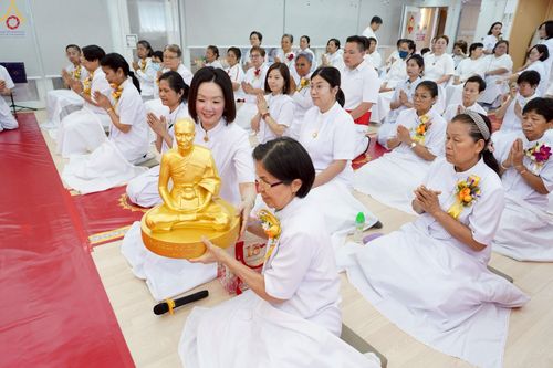 ภาพ No.233650:วันอาทิตย์ที่ 6 กรกฎาคม พ.ศ.2568 พิธีสมโภช 15 ปี วัดพระธรรมกายเกาลูน และพิธีมุทิตาสักการะเปรียญธรรม 9 ประโยค ณ วัดพระธรรมกายเกาลูน เขตปกครองพิเศษฮ่องกง สาธารณรัฐประชาชนจีน