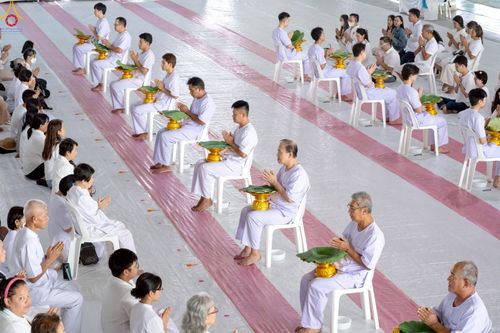 ภาพ No.248568:วันที่ 28 กันยายน พ.ศ. 2568 พิธีตัดปอยผม และปลงผม โครงการอุปสมบทบูชาธรรม 141 ปี พระมงคลเทพมุนี ณ วิหารคด วัดพระธรรมกาย