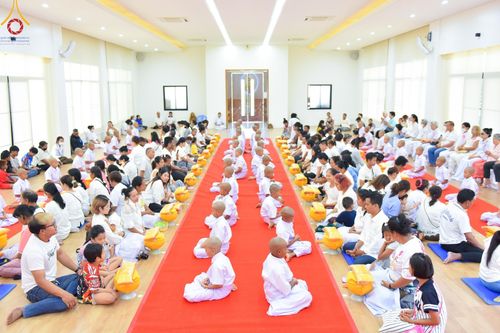 ภาพ No.133318:พิธีบรรพชาสามเณร ในโครงการบรรพชาสามเณร ฟื้นฟูพระพุทธศาสนาทั่วไทย ณ ศูนย์ปฏิบัติธรรมจันทบุรี วันพุธที่ 3 เมษายน พ.ศ. 2567