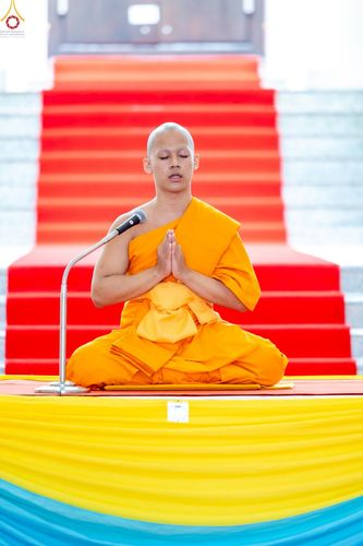 ภาพ No.227668:วันเสาร์ที่ 31 พฤษภาคม พ.ศ.2568 พิธีถวายผ้าไตรแด่สามเณรผู้เข้ารับการอุปสมบท , พิธีอุปสมบทสามเณรเตรียม DCI วัดพระธรรมกาย จ.ปทุมธานี