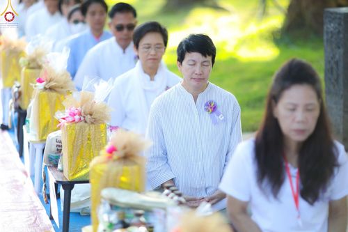 ภาพ No.103272:พิธีตักบาตรพระธรรมทายาท 1,000 รูป ณ มหาเจดีย์บุโรพุทโธ ประเทศอินโดนีเซีย ในวันที่ 20 ธันวาคม พ.ศ. 2566
