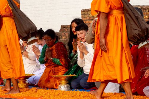 ภาพ No.212871:วันที่ 14 - 15 มีนาคม พ.ศ. 2568 คณะสงฆ์และสามเณรเดินธรรมยาตรา ในโครงการบวชสามเณรเนปาล 500 รูป ไปยังสถานที่รอบมายาเทวีและลุมพินีเกรด ณ ลุมพินี ประเทศเนปาล