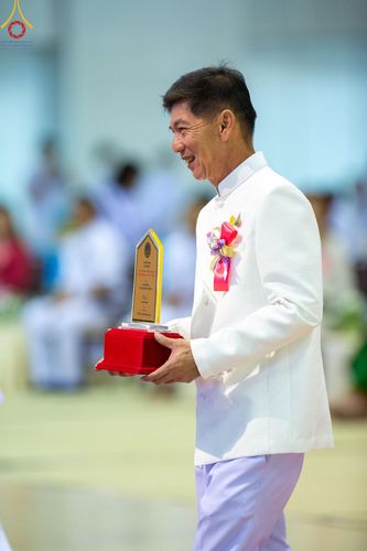 ภาพ No.124608:พิธีมอบโล่วัชรเกียรติยศ โครงการตอบปัญหาศีลธรรมเพื่อสันติภาพโลก (World-PEC) ต่างประเทศ ครั้งที่ 17 ณ ห้องแก้วสารพัดนึก 1 วัดพระธรรมกาย ในวันมาฆบูชา เสาร์ที่ 24 กุมภาพันธ์ พ.ศ. 2567