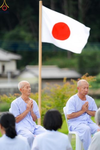 ภาพ No.147395:พิธีตัดปอยผม ขอขมา มอบบาตร ผ้าไตร โครงการปฐมอุปสมบท สมโภชอุโบสถ บูชาธรรม 80 ปี หลวงพ่อธัมมชโย ณ วัดพระธรรมกายโทชิหงิ ประเทศญี่ปุ่น วันพฤหัสบดีที่ 8 สิงหาคม พ.ศ. 2567