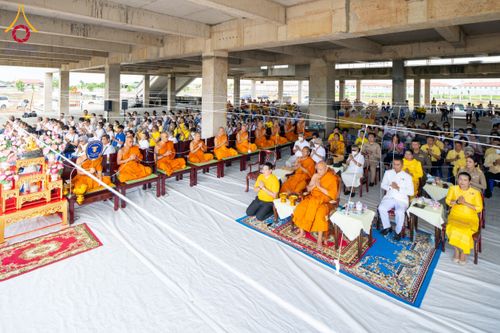 ภาพ No.152575:พิธีเททองหล่อพระพุทธรูปประจำสัตตมหาสถาน ธรรมอุทยานอุโบสถวัดสายสุวพรรณ - กิจกรรมปลูกต้นไม้เฉลิมพระเกียรติ พระบาทสมเด็จพระเจ้าอยู่หัว วันที่ 26 กรกฎาคม พ.ศ. 2567