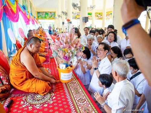 ภาพ No.171268:พิธีทอดกฐิน ณ วัดยางหัก จ.ราชบุรี ในโครงการกฐินสามัคคีทั่วไทย 30,000 วัด บูชาธรรม 80 ปี หลวงพ่อธัมมชโย โดยคณะศิษยานุศิษย์วัดพระธรรมกาย วันที่ 25 ตุลาคม พ.ศ. 2567