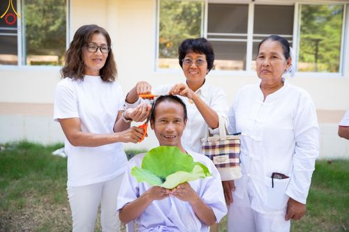 ภาพ No.180235:พิธีตัดปอยผม ปลงผม นาคธรรมทายาท  ณ ศูนย์ปฏิบัติธรรมพนมสารคาม (เพชรตะวัน) จ.ฉะเชิงเทรา โครงการบรรพชาอุปสมบท บูชาธรรมมหาปูชนียาจารย์ ประจำปี 2567 วันที่ 30 พฤศจิกายน พ.ศ. 2567