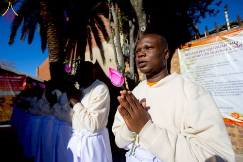 ภาพ No.231616:โครงการบรรพชาอุปสมบทหมู่ครั้งที่ 2 ณ วัดพระธรรมกายโจฮันเนสเบิร์ก ประเทศแอฟริกาใต้ วันอาทิตย์ 29 มิถุนายน พ.ศ. 2568