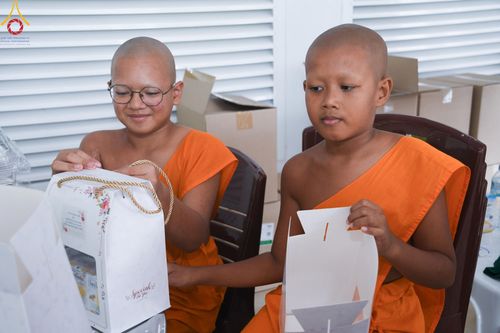 ภาพ No.142118:พิธีถวายสังฆทานแด่คณะสงฆ์ 323 วัด ปีที่ 20 ครั้งที่ 170 , พิธีมอบกองทุนหนุนแรงใจช่วยครูใต้ ปีที่ 17 ครั้งที่ 135 และพิธีทำบุญอุทิศส่วนกุศลให้ผู้วายชนม์ วันเสาร์ที่ 22 มิถุนายน พ.ศ.2567 ณ ศูนย์ปฏิบัติธรรมภาคใต้ อ.บางกล่ำ จ.สงขลา