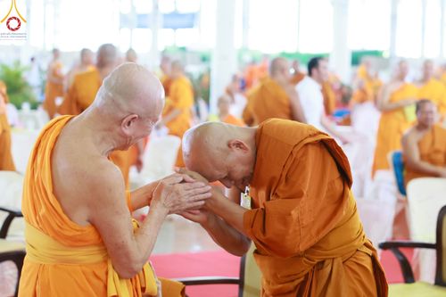 ภาพ No.59916:พิธีเจริญพระพุทธมนต์ "ฉลองอายุวัฒนมงคล 80 ปี หลวงพ่อธัมมชโย" พิธีถวายไทยธรรม คณะสงฆ์ 10,000 กว่าวัดทั่วประเทศ ในวันคุ้มครองโลก วันจันทร์ที่ 22 เมษายน พ.ศ. 2567 ณ สภาธรรมกายสากล วัดพระธรรมกาย จ.ปทุมธานี