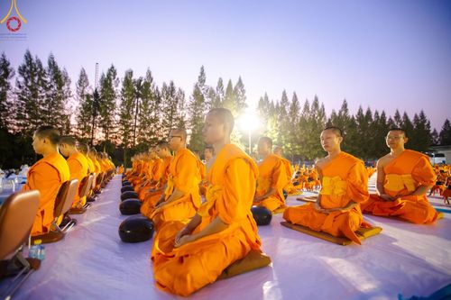 ภาพ No.192926:พิธีตักบาตรพระธรรมยาตรา ณ อนุสรณ์สถานคลองบางนางแท่น อ.สามพราน จ.นครปฐม ในโครงการธรรมยาตรา กตัญญูบูชา มหาปูชนียาจารย์ พระมงคลเทพมุนี(สด จนฺทสโร) พระผู้ปราบมาร อนุสรณ์สถาน 7 แห่ง ปีที่ 13 วันที่ 11 มกราคม พ.ศ.2568