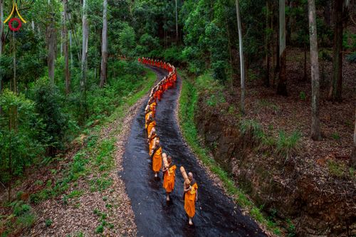 ภาพ No.226468:วันที่ 7-10 พฤษภาคม พ.ศ. 2568 โครงการเดินธรรมยาตรา สยาม-ลังกา ธรรมยาตรา ฉลองเทศกาลวิสาขบูชาแห่งชาติ ศรีลังกา บูชาธรรม 81 ปี หลวงพ่อธัมมชโย เมืองนูวราอิลิยา ประเทศศรีลังกา