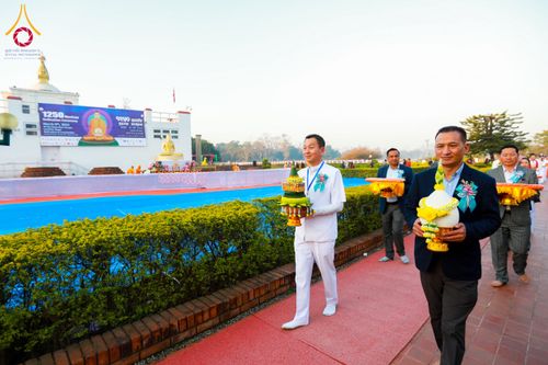 ภาพ No.130434:พิธีบรรพชาธรรมทายาท ในโครงการบรรพชา 1,250 รูป ณ แดนประสูติ สวนลุมพินี ประเทศเนปาล วันที่ 9 มีนาคม พ.ศ. 2567