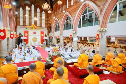 ภาพ No.169356:พิธีทอดกฐินสามัคคี เพื่อสนับสนุนการเผยแผ่พระพุทธศาสนาวิชชาธรรมกาย ณ วัดพระธรรมกายลอนดอน สหราชอาณาจักร วันอาทิตย์ที่ 20 ตุลาคม พ.ศ. 2567