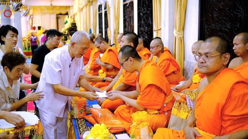 ภาพ No.171979:พิธีทอดกฐิน ณ วัดทินกรนิมิต จ.นนทบุรี ในโครงการกฐินสามัคคีทั่วไทย 30,000 วัด บูชาธรรม 80 ปี หลวงพ่อธัมมชโย โดยคณะศิษยานุศิษย์วัดพระธรรมกาย วันที่ 27 ตุลาคม พ.ศ. 2567