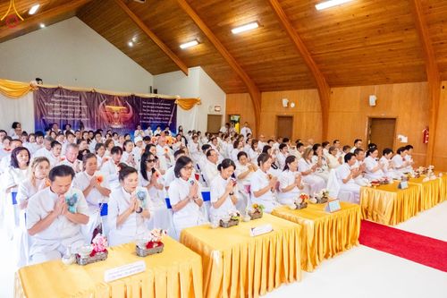 ภาพ No.91219:พิธีสมโภชพระประธาน "พระธรรมกาย" , พิธีเปิดไฟมงคลและเปิดไฟส่องสว่างรัศมีดวงธรรมพระประธาน "พระธรรมกาย" , พิธีทอดผ้าป่าภาคพื้น 19 วัดศูนย์สาขาภาคพื้นอเมริกา  และพิธีมุทิตาสักการะพระมหาเถระ พระเถระ ประจำปี 2566 วันอาทิตย์ที่ 15 ตุลาคม พ.ศ. 2566