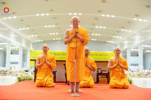 ภาพ No.264496:วันอาทิตย์ที่ 2 พฤศจิกายน พ.ศ. 2568 พิธีทอดกฐินสามัคคี ณ สภาธรรมกายสากล วัดพระธรรมกาย