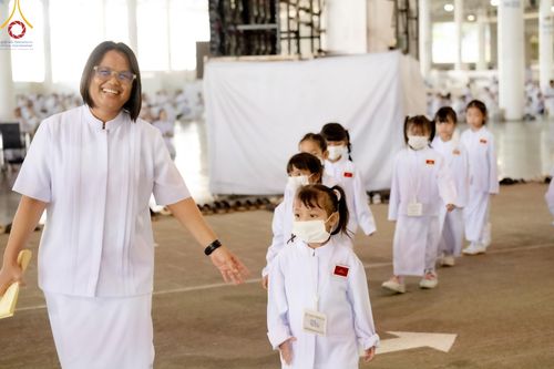 ภาพ No.134543:V.35 เพื่อบุญต้นเดือน การรับบุญของเจ้าหน้าที่หน่วยงานต่างๆ เพื่องานบุญวันอาทิตย์ต้นเดือน ณ วัดพระธรรมกาย วันที่ 7 เมษายน พ.ศ. 2567