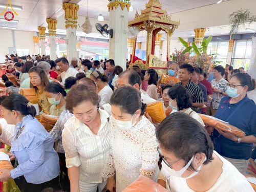 ภาพ No.169585:พิธีทอดกฐิน ณ วัดอินทราราม(หุบรัก) ต.โพรงมะเดื่อ อ.เมือง จ.นครปฐม ในโครงการกฐินสามัคคีทั่วไทย 30,000 วัด บูชาธรรม 80 ปี หลวงพ่อธัมมชโย โดยคณะศิษยานุศิษย์วัดพระธรรมกาย วันที่ 26 ตุลาคม พ.ศ. 2567