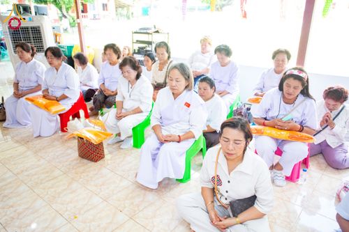 ภาพ No.173326:พิธีทอดกฐิน วัดศรีดงเย็น จ.ลำพูน ในโครงการกฐินสามัคคีทั่วไทย 30,000 วัด บูชาธรรม 80 ปี หลวงพ่อธัมมชโย โดยคณะศิษยานุศิษย์วัดพระธรรมกาย วันที่ 31 ตุลาคม พ.ศ. 2567