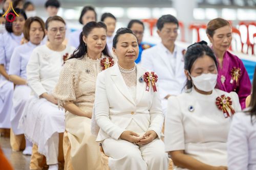 ภาพ No.127038:พิธีมอบใบประกาศเกียรติคุณองค์กรนานาชาติ และหน่วยงานที่ชักชวนคนร่วมโครงการนั่งสมาธิเพื่อสันติภาพโลกมากที่สุด วันอาทิตย์ที่ 1 มีนาคม พ.ศ. 2567 ณ สภาธรรมกายสากล วัดพระธรรมกาย