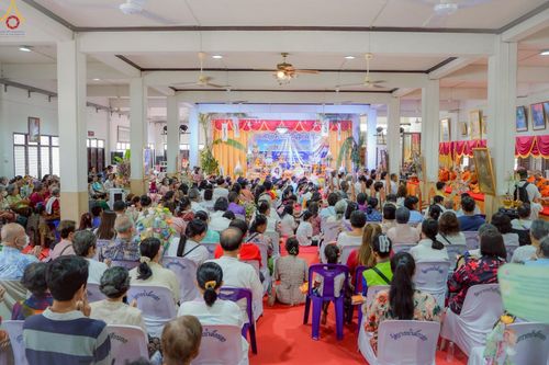 ภาพ No.253369:วันที่ 12 ตุลาคม พ.ศ. 2568 พิธีทอดกฐินสามัคคีทั่วไทย 30,000 วัด โดยคณะศิษยานุศิษย์ บูชาธรรม 81 ปี หลวงพ่อธัมมชโย ณ วัดบางน้ำผึ้งนอก อ.พระประแดง จ.สมุทรปราการ