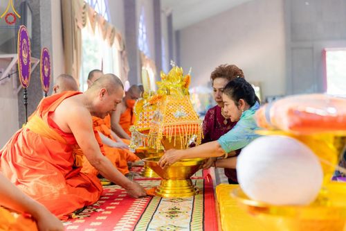 ภาพ No.166682:พิธีทอดกฐิน ณ วัดด่าน กรุงเทพมหานคร ในโครงการกฐินสามัคคีทั่วไทย 30,000 วัด บูชาธรรม 80 ปี หลวงพ่อธัมมชโย โดยคณะศิษยานุศิษย์วัดพระธรรมกาย วันที่ 23 ตุลาคม พ.ศ. 2567