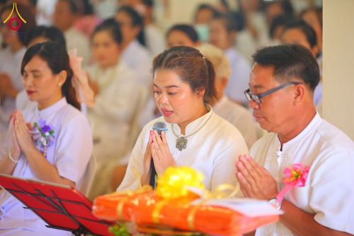 ภาพ No.169116:พิธีทอดกฐิน ณ วัดร่องขุน จ.เชียงราย ในโครงการกฐินสามัคคีทั่วไทย 30,000 วัด บูชาธรรม 80 ปี หลวงพ่อธัมมชโย โดยคณะศิษยานุศิษย์วัดพระธรรมกาย วันที่ 23 ตุลาคม พ.ศ. 2567