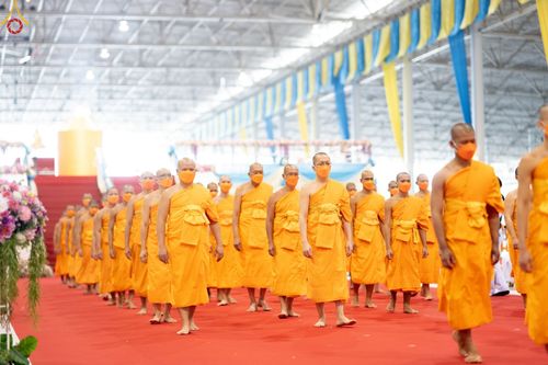 ภาพ No.88107:พิธีมุทิตาสักการะ เปรียญธรรม 9,6,3 และบาลีศึกษา 6,3  พิธีมอบดวงแก้วสามเณรทรงบาลีไวยากรณ์ วันอาทิตย์ 17 กันยายน พ.ศ. 2566 ณ สภาธรรมกายสากล วัดพระธรรมกาย