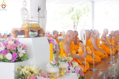 ภาพ No.174612:พิธีถวายภัตตาหารเมนูสวรรค์ เพื่อการบรรลุธรรม ณ หอฉันคุณยายอาจารย์ฯ วัดพระธรรมกาย วันที่ 23 พฤศจิกายน พ.ศ. 2567