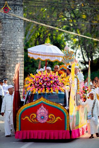 ภาพ No.224356:วันที่ 8 พฤษภาคม พ.ศ. 2568 พิธีถวายมหาสังฆทาน 101 วัด  บูชาธรรมอายุวัฒนมงคล 100 ปี สมเด็จอาชญาธรรมพระเจ้า สมเด็จพระสังฆราชแห่งคณะสงฆ์ไทยเขิน นครเชียงตุง ในนามพระครูบาไชยบูลย์ ธัมมชโย ณ วัดราชฐานหลวงเชียงยืน รัฐฉาน สาธารณรัฐแห่งสหภาพเมียนมา