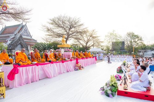 ภาพ No.58086:พิธีตักบาตรพระภิกษุและสามเณร 180 รูป ณ ลานองค์พระสมุทรเจดีย์ จ.สมุทรปราการ วันเสาร์ที่ 27 เมษายน พ.ศ. 2567