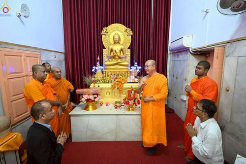ภาพ No.263392:วันที่ 17 ตุลาคม พ.ศ. 2568 ทอดกฐินสมทบวัดต่างประเทศ ณ วัดมหาโพธิเดลลี ประเทศอินเดีย 