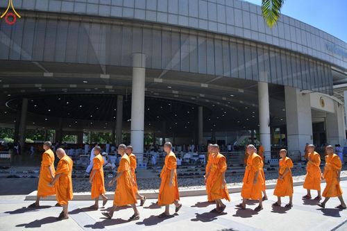 ภาพ No.147718:พิธีถวายภัตตาหารเมนูสวรรค์ ในพรรษาแห่งการเข้าถึงธรรม วันเสาร์ที่ 10 สิงหาคม พ.ศ. 2567 ณ หอฉันคุณยายอาจารย์ฯ วัดพระธรรมกาย