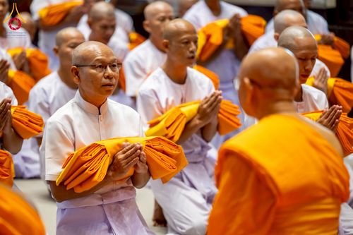 ภาพ No.277696:วันเสาร์ที่ 6 ธันวาคม พ.ศ. 2568 พิธีบรรพชาอุปสมบทและพิธีถวายบาตร โครงการอุปสมบทบูชาธรรมมหาปูชนียาจารย์ ประจำปี พ.ศ.2568 โครงการบวชพระนานาชาติ AEC และ WAB รุ่น CEO (นักบริหาร) รุ่นที่ 5 ณ มหาธรรมกายเจดีย์ วัดพระธรรมกาย