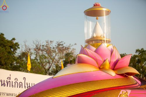 ภาพ No.112669:พิธีตักบาตรพระธรรมยาตราฯ ณ วัดสองพี่น้อง จ.สุพรรณบุรี วันที่ 15 มกราคม พ.ศ. 2567