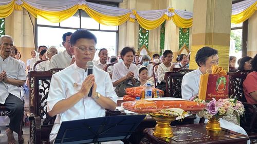 ภาพ No.172250:พิธีทอดกฐิน ณ วัดรวกสุทธาราม แขวงบางขุนศรี เขตบางกอกน้อย กรุงเทพฯ ในโครงการกฐินสามัคคีทั่วไทย 30,000 วัด บูชาธรรม 80 ปี หลวงพ่อธัมมชโย โดยคณะศิษยานุศิษย์วัดพระธรรมกาย วันที่ 26 ตุลาคม พ.ศ. 2567