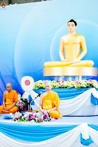 ภาพ No.235287:วันที่ 27 กรกฎาคม พ.ศ. 2568 พิธีตักบาตรฉลองพระใหม่ โครงการบรรพชาและอุปสมบทมู่รุ่นเข้าพรรษา ณ วัดพระธรรมกาย