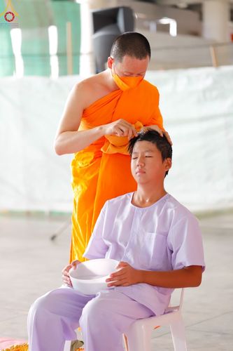 ภาพ No.83759:พิธีตัดปอยผมและปลงผม ในโครงการบรรพชาสามเณร ธรรมทายาทรุ่นโรงเรียนนานาชาติ ณ วัดพระธรรมกาย วันเสาร์ที่ 15 กรกฎาคม พ.ศ.2566