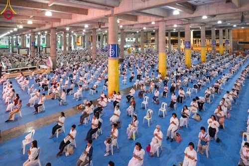 ภาพ No.105182:พิธีฉลองชัยสวดมนต์บทธรรมจักร 6,000,000,000 จบ และสวดมนต์ข้ามปี ณ มหารัตนวิหารคด วัดพระธรรมกาย ในวันที่ 31 ธันวาคม พ.ศ. 2566