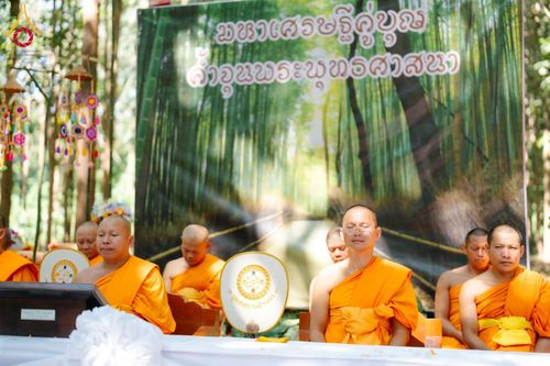 ภาพ No.169517:พิธีทอดกฐิน ณ ศูนย์ปฏิบัติธรรมนานาชาติตะวันพร้าว จ.เชียงใหม่ ในโครงการกฐินสามัคคีทั่วไทย 30,000 วัด บูชาธรรม 80 ปี หลวงพ่อธัมมชโย โดยคณะศิษยานุศิษย์วัดพระธรรมกาย วันที่ 25 ตุลาคม พ.ศ. 2567