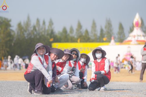 ภาพ No.202936:V.51 สารพัดV สารพัดดี ที่คลองบางนางแท่น ในโครงการธรรมยาตรา กตัญญูบูชา มหาปูชนียาจารย์ พระมงคลเทพมุนี(สด จนฺทสโร) พระผู้ปราบมาร อนุสรณ์สถาน 7 แห่ง ปีที่ 13 ระหว่างวันที่ 2-31 มกราคม พ.ศ. 2568