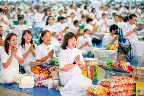 ภาพ No.256738:วันที่ 5 ตุลาคม พ.ศ. 2568 พิธีตักบาตร ข้าวสารอาหารแห้ง ณ บ้านแก้วเรือนทองคุณยายฯ สภาธรรมกายสากล วัดพระธรรมกาย