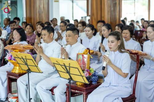 ภาพ No.183288:พิธีทอดกฐิน ณ วัดปรางค์หลวง จ.นนทบุรี ในโครงการทอดกฐินสามัคคีทั่วไทย 30,000 วัด บูชาธรรม 80 ปี หลวงพ่อธัมมชโย โดยคณะศิษยานุศิษย์วัดพระธรรมกาย วันที่ 20 ตุลาคม พ.ศ. 2567