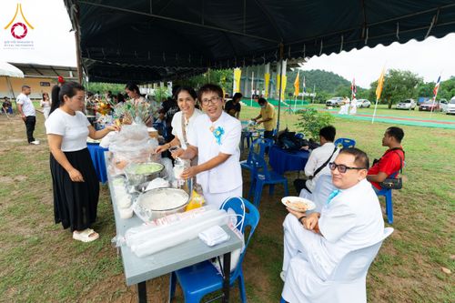 ภาพ No.164705:พิธีทอดกฐิน ณ ธุดงคสถานเขาย้อย เพชรบุรี สร้างอาคารปฏิบัติธรรม พระมงคลเทพมุนี(สด จนฺทสโร) ตำบลสระพัง อำเภอเขาย้อย จังหวัดเพชรบุรี วันอาทิตย์ ที่ 20 ตุลาคม พ.ศ. 2567