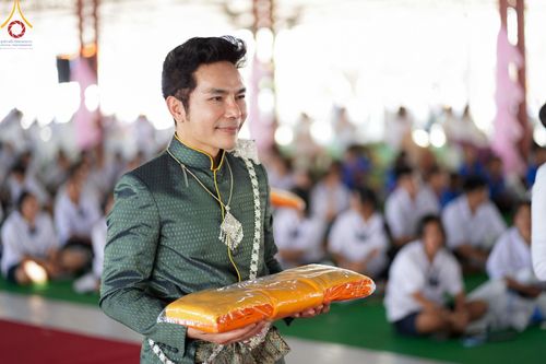 ภาพ No.172452:พิธีทอดกฐินเพื่อสร้าง "ลานเอนกประสงค์พญานาค 4 ตระกูล" วันที่ 15 พฤศจิกายน พ.ศ.2567 ณ พุทธอุทยานนานาชาติ อ.โพนพิสัย จ.หนองคาย