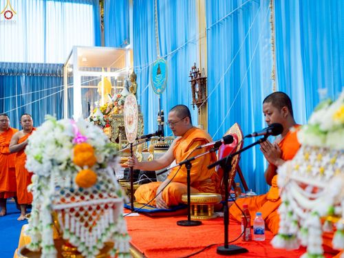 ภาพ No.258730:วันที่ 19 ตุลาคม พ.ศ. 2568 พิธีทอดกฐินสามัคคีทั่วไทย 30,000 วัด โดยคณะศิษยานุศิษย์ บูชาธรรม 81 ปี หลวงพ่อธัมมชโย ณ วัดบัวผัน แขวงท่าข้าม เขตบางขุนเทียน จ.กรุงเทพฯ