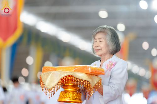 ภาพ No.215358:วันอาทิตย์ต้นเดือนที่ 6 เมษายน พ.ศ. 2568 ขบวนอัญเชิญผ้าป่าสมทบ มหาสังฆทาน 40,000 กว่าวัดทั่วประเทศ ณ สภาธรรมกายสากล วัดพระธรรมกาย