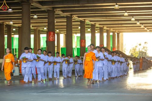 ภาพ No.132617:พิธีปลงผมยุวธรรมทายาท รุ่นที่ 32 มัชฌิมธรรมทายาท รุ่นที่ 28 ณ ลานธรรม วัดพระธรรมกาย วันเสาร์ที่ 30 มีนาคม พ.ศ. 2567